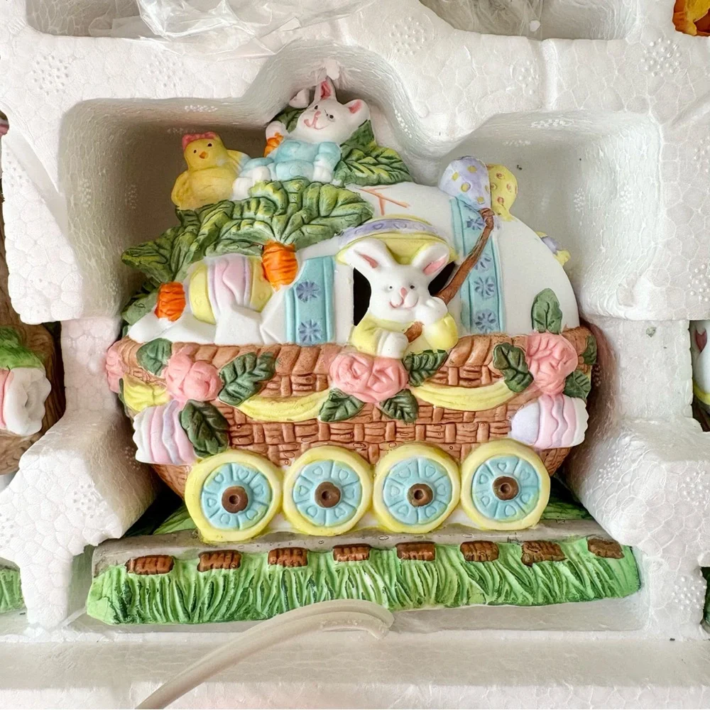 Vintage Easter‎ 17pc Ceramic Lighted Train Set & Village